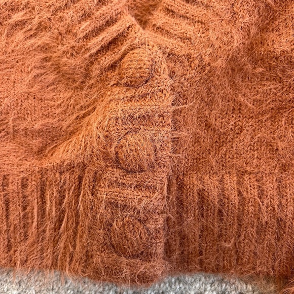 Cropped fuzzy Cardigan Sweater - Picture 3 of 6